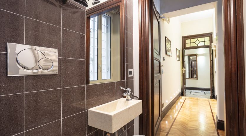 Photo of Glass Bonbon