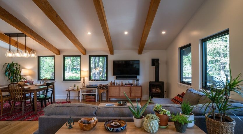 Photo of Light Upon The Lake