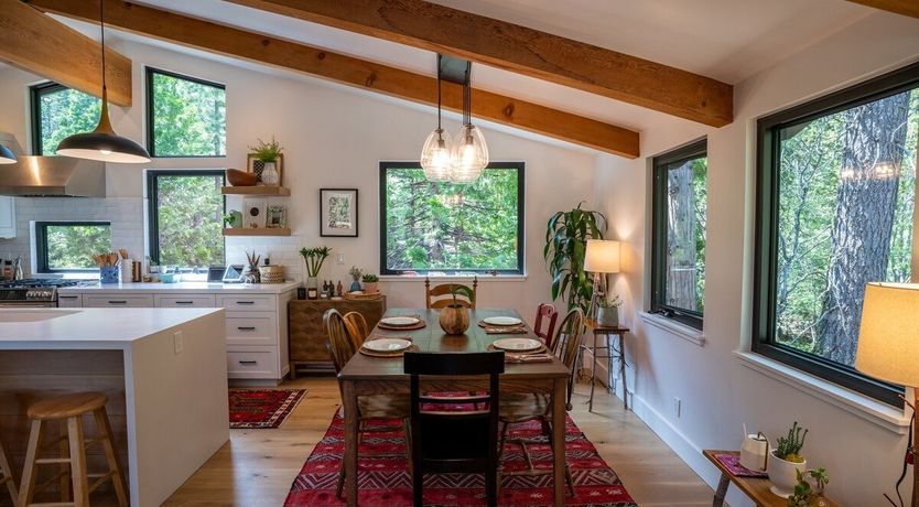 Photo of Light Upon The Lake