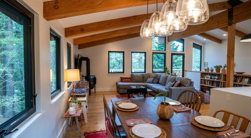 Photo of Light Upon The Lake