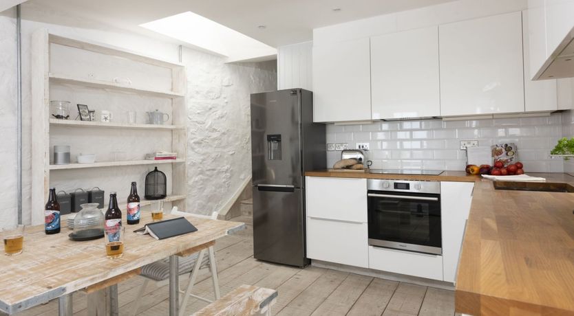 Photo of When the Cat's Away