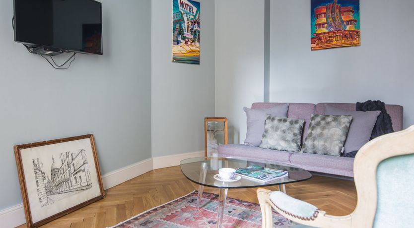 Photo of Montmartre's Villa