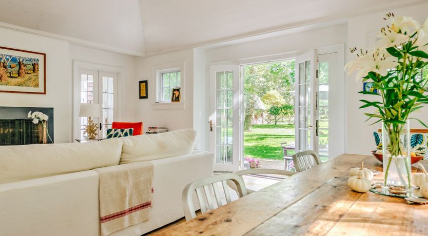 Photo of Sunflowers & Wisteria