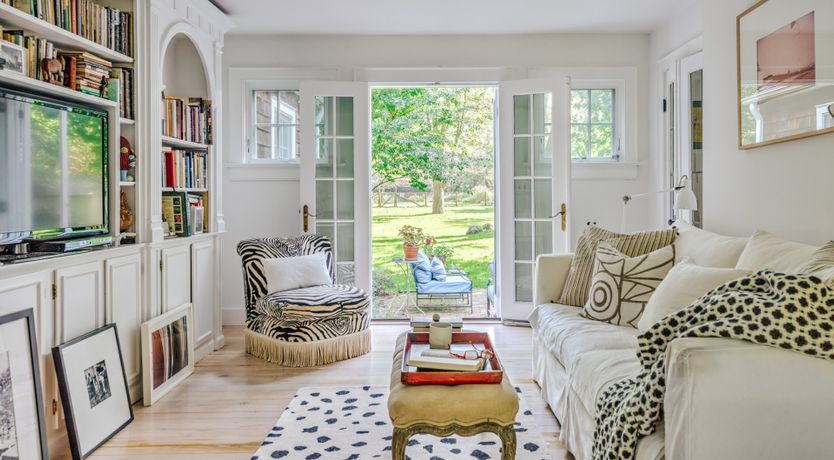 Photo of Sunflowers & Wisteria