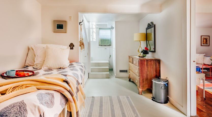 Photo of Sunflowers & Wisteria