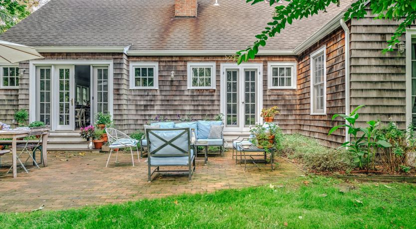 Photo of Sunflowers & Wisteria
