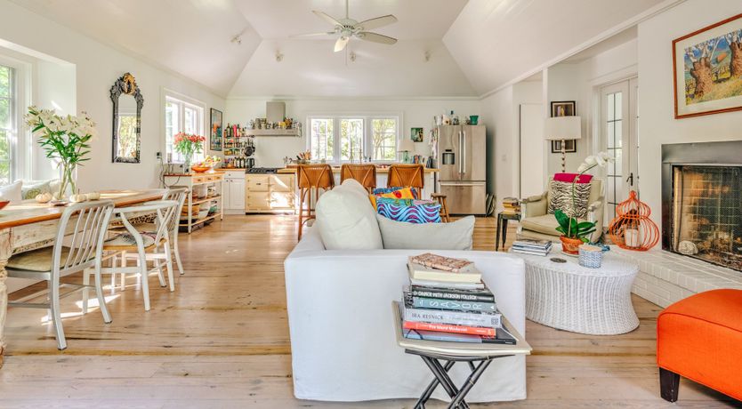 Photo of Sunflowers & Wisteria