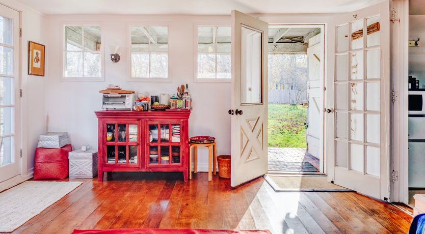 Photo of Sunflowers & Wisteria