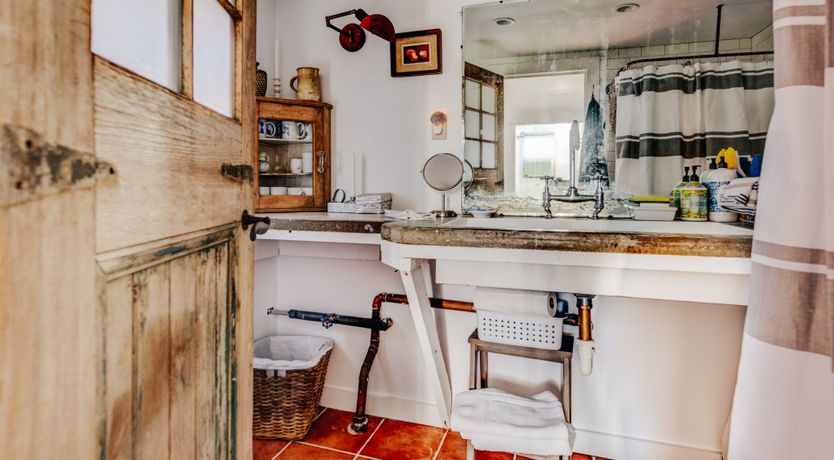 Photo of Sunflowers & Wisteria