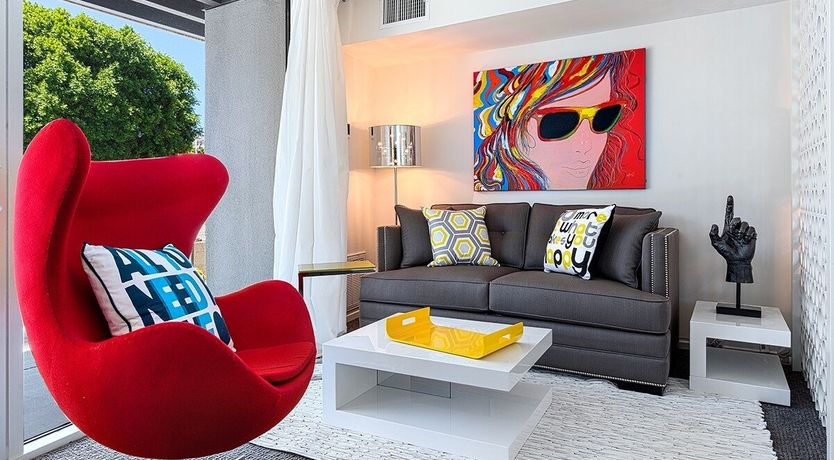 Photo of Diamond In A Rhinestone World