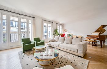 The French Song Apartment