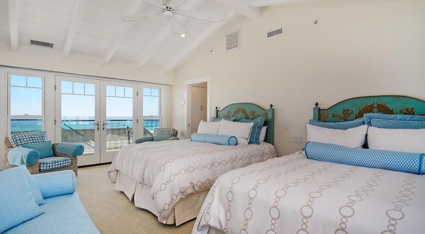 Photo of Pearly Whites