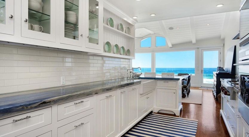 Photo of Pearly Whites