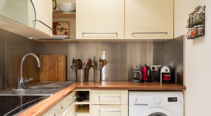 Photo of The Portrait Artist