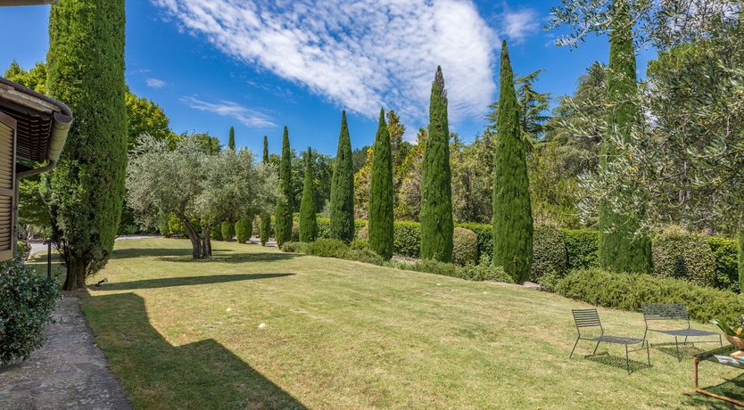 Photo of Rustling Oaks