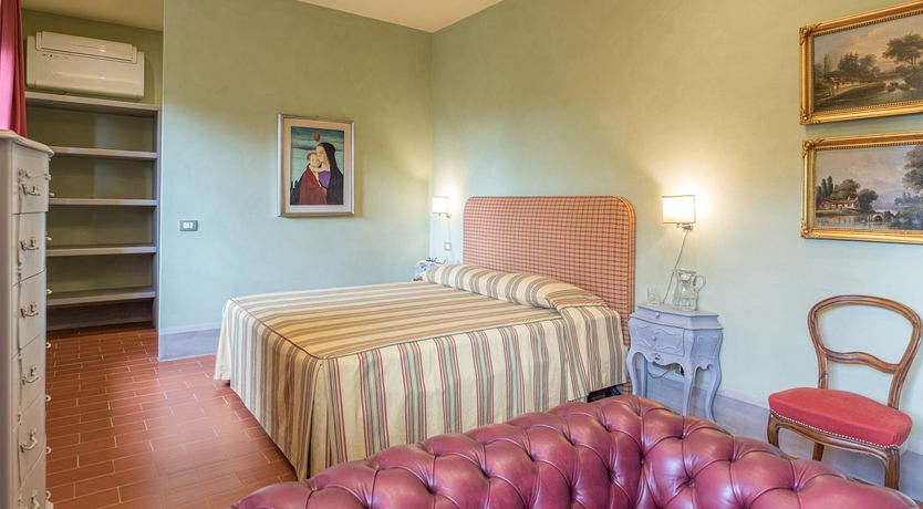 Photo of Rustling Oaks