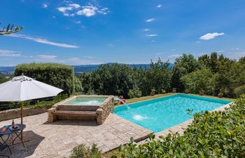 Rustling Oaks Villa
