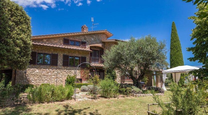 Photo of Rustling Oaks