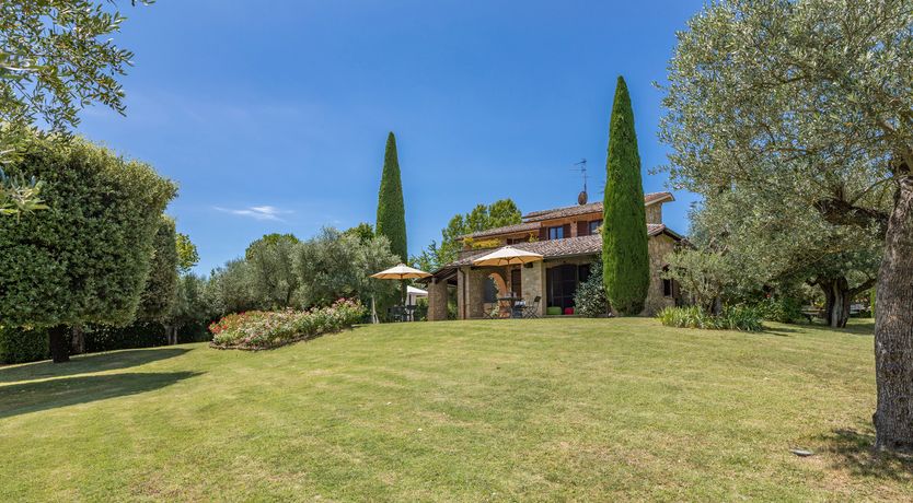 Photo of Rustling Oaks