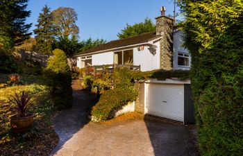 Nutwood Holiday Cottage