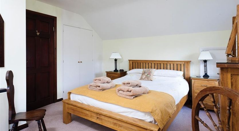 Photo of Lakefield Cottage