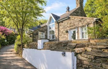 Yr Hen Ysgol, The Old School Holiday Cottage
