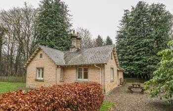 South Lodge - Brodie Castle Holiday Cottage