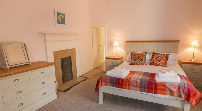 Photo of Ardlochan Lodge - Culzean Castle