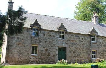 South Mains Cottage - Craigievar Castle Holiday Cottage