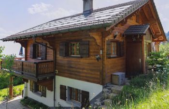 Chalet Les Rochers Blancs Holiday Home