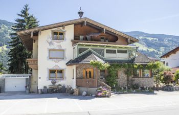 Weiher Holiday Home
