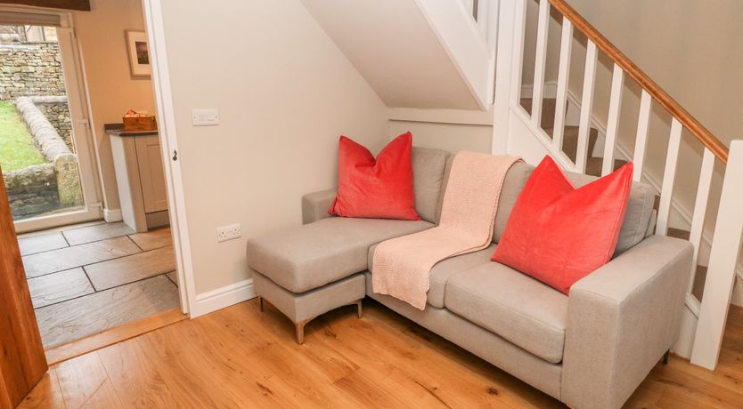 Photo of 1 Town Head