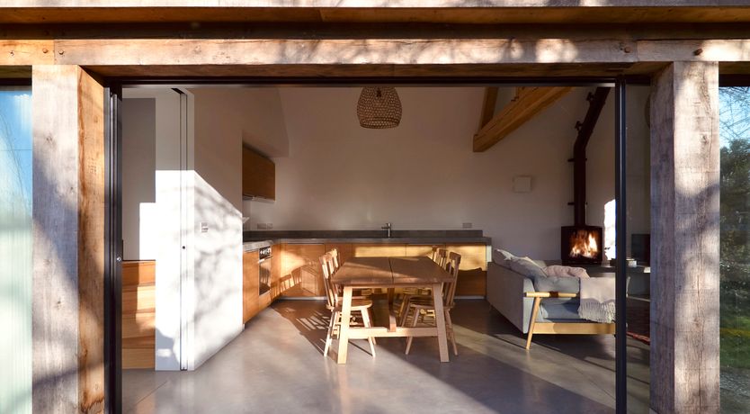 Photo of High Cogges Farm Holiday Cottages &ndash; The Cart Shed