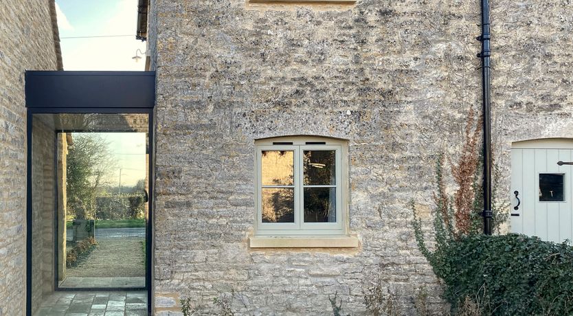 Photo of High Cogges Farm Holiday Cottages &ndash; The Granary