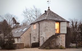 Photo of High Cogges Farm Holiday Cottages – The Granary