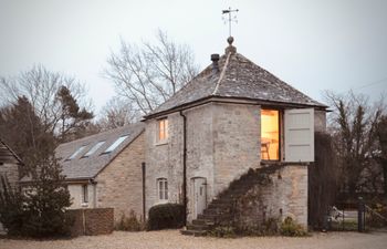 High Cogges Farm Holiday Cottages – The Granary Holiday Cottage