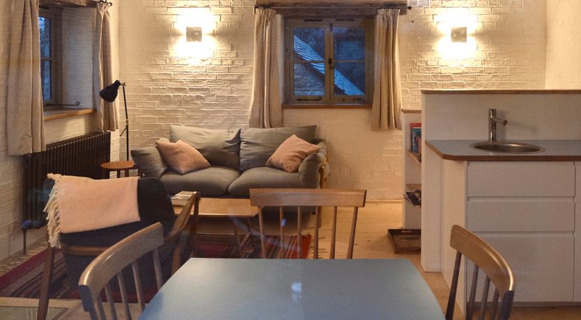 Photo of High Cogges Farm Holiday Cottages &ndash; The Granary