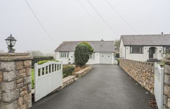 Tyddyn Glas Holiday Cottage