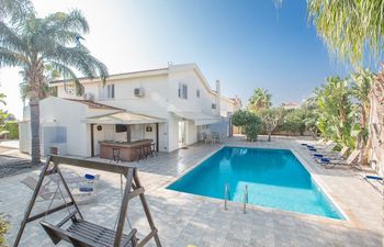 Ayia Napa Holiday Villa AT26 Holiday Home