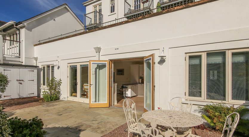 Photo of 2 Garden Apartment