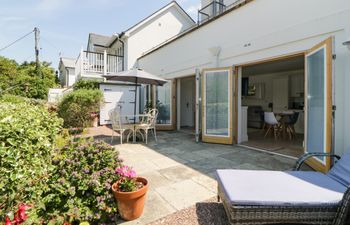 2 Garden Apartment Apartment