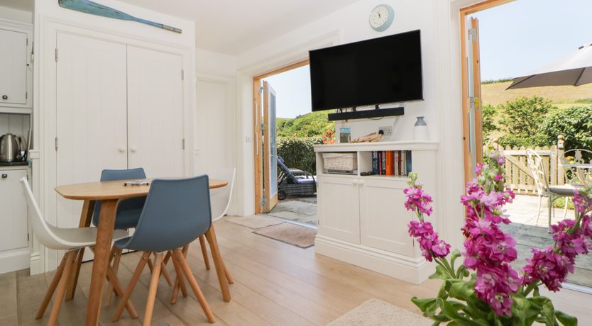 Photo of 2 Garden Apartment