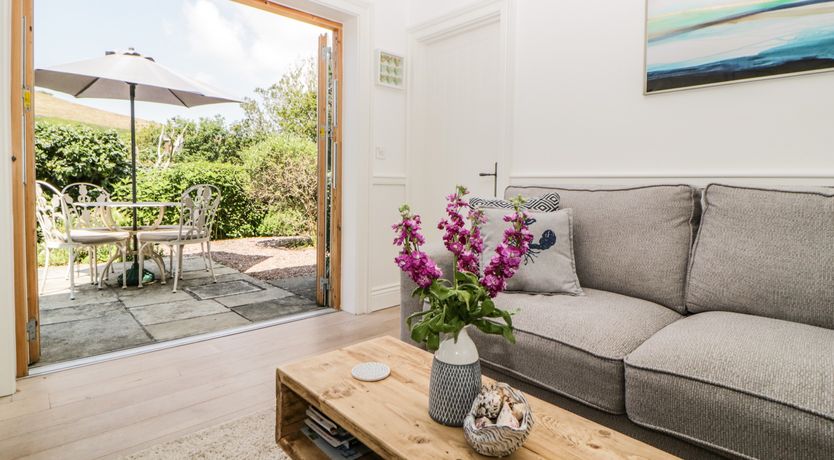 Photo of 2 Garden Apartment