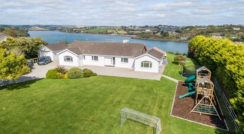 Photo of Marina Views, Kinsale , sleeps 20 guests 