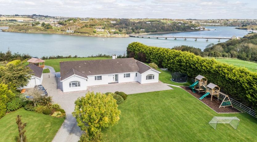 Photo of Marina Views, Kinsale , sleeps 20 guests 