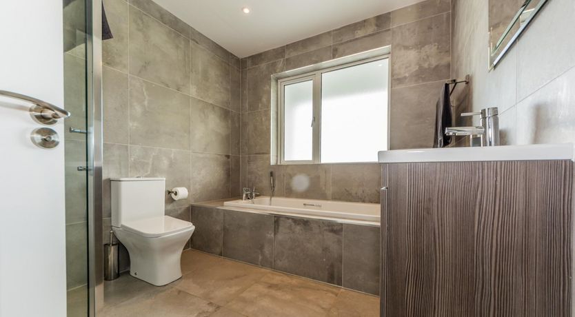 Photo of Marina Views, Kinsale , sleeps 20 guests 