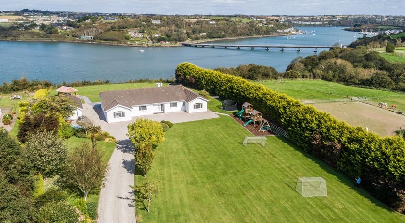 Photo of Marina Views, Kinsale , sleeps 20 guests 