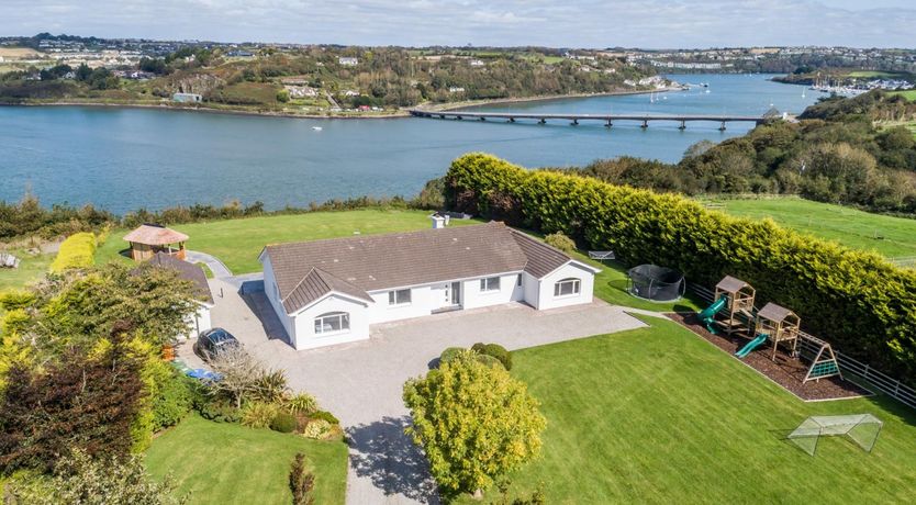 Photo of Marina Views, Kinsale , sleeps 20 guests 