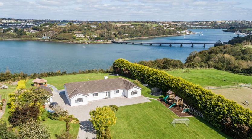 Photo of Marina Views, Kinsale , sleeps 20 guests 