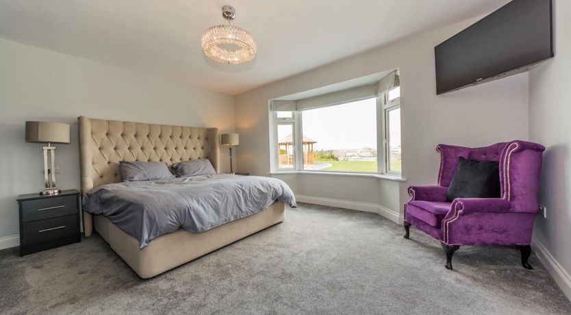 Photo of Marina Views, Kinsale , sleeps 20 guests 